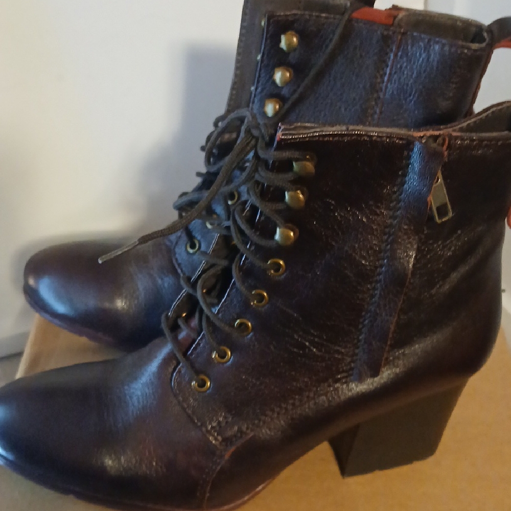Lace Up Burgundy Leather Booties. Sz. 10